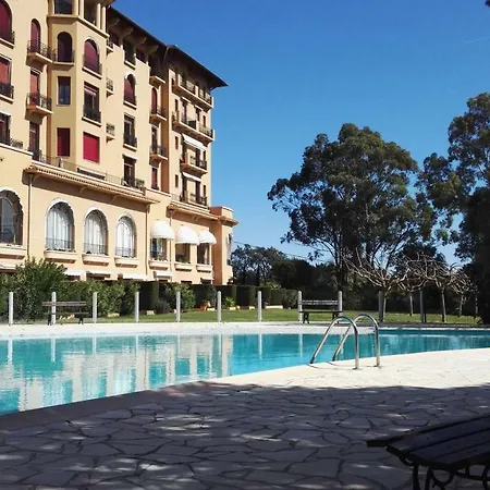 Apartamento Valescure Prestigious Residence, 3 Golf Courses, & Sea