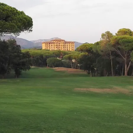 Apartment Valescure Prestigious Residence, 3 Golf Courses, & Sea Saint-Raphaël