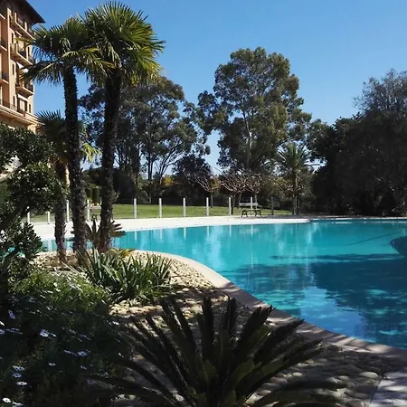 Valescure Prestigious Residence, 3 Golf Courses, & Sea Apartment *
